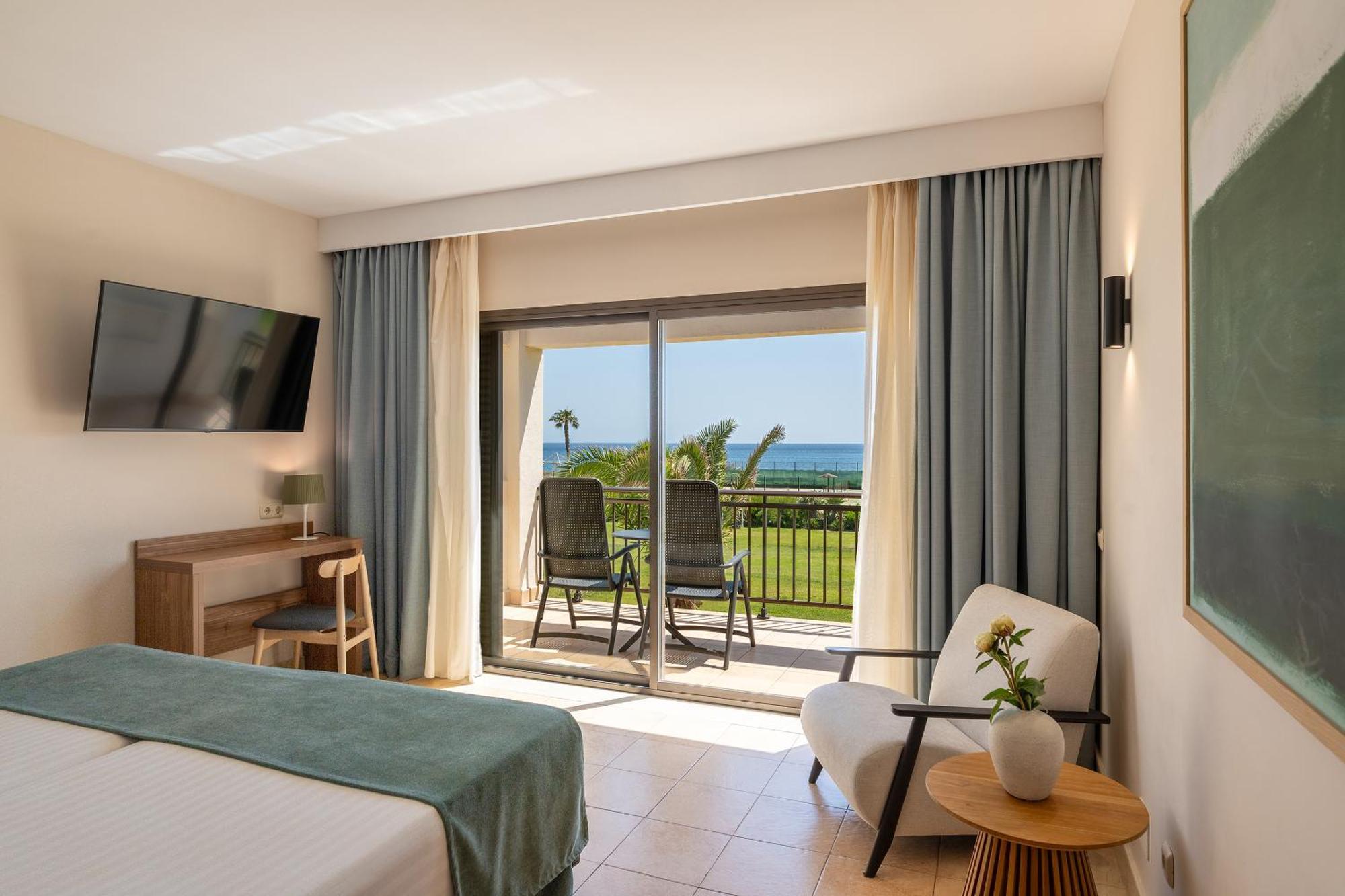 Chambre Double (2 Adultes + 1 Enfant) - Vue sur Mer